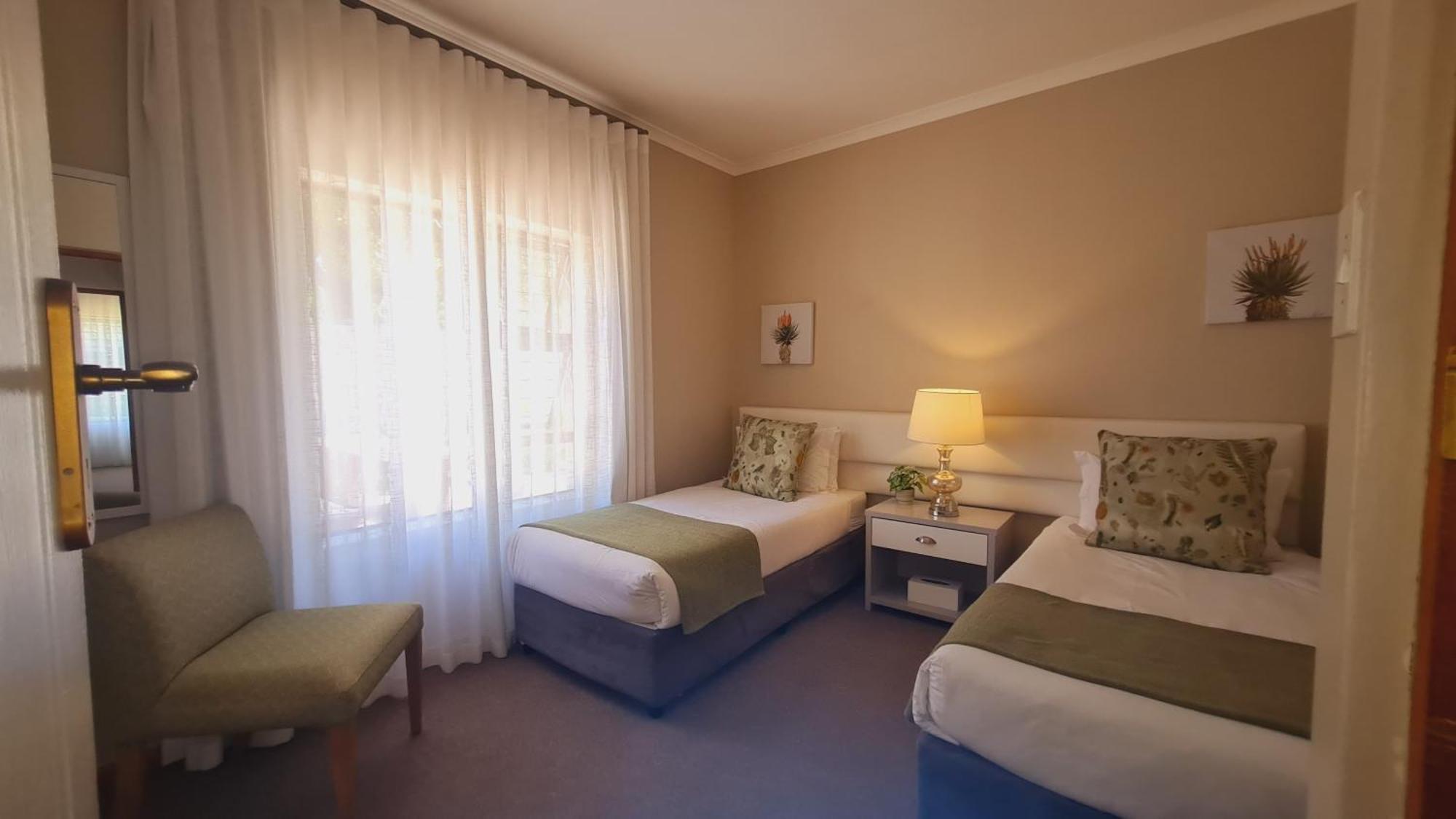 2 On Lismore Guesthouse Tokai Exterior foto